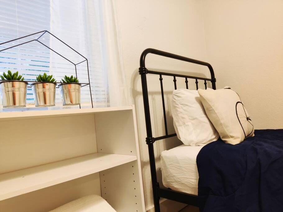 Venice Beach Within 5 Min Drive, Near The Tennis Courts And Park, Sleeps 5 Нокомис Экстерьер фото